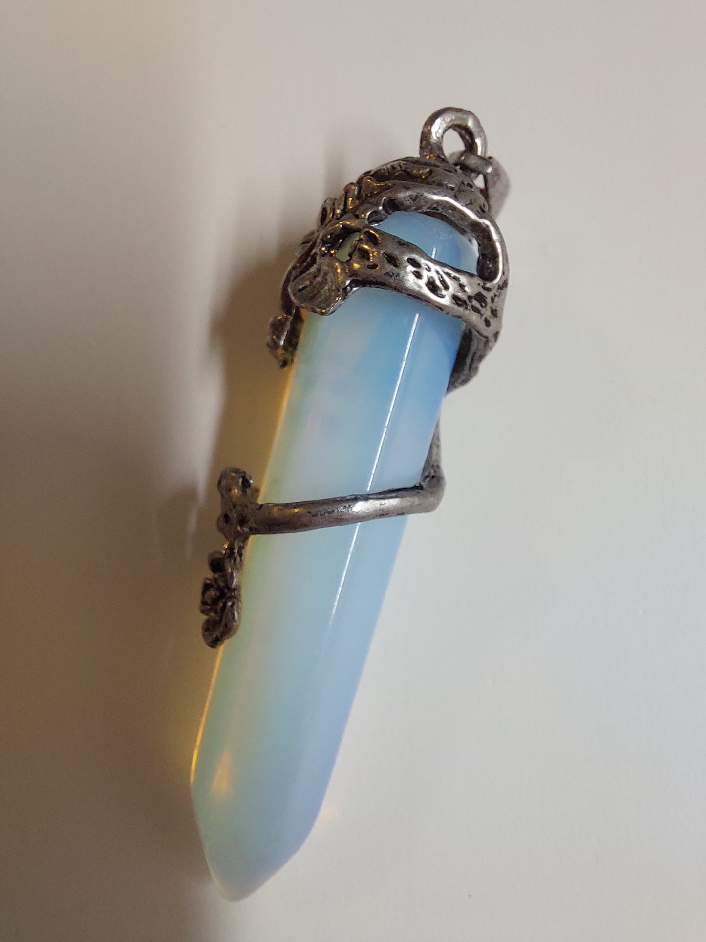Pendel mit Ranke weiss (Opalith)