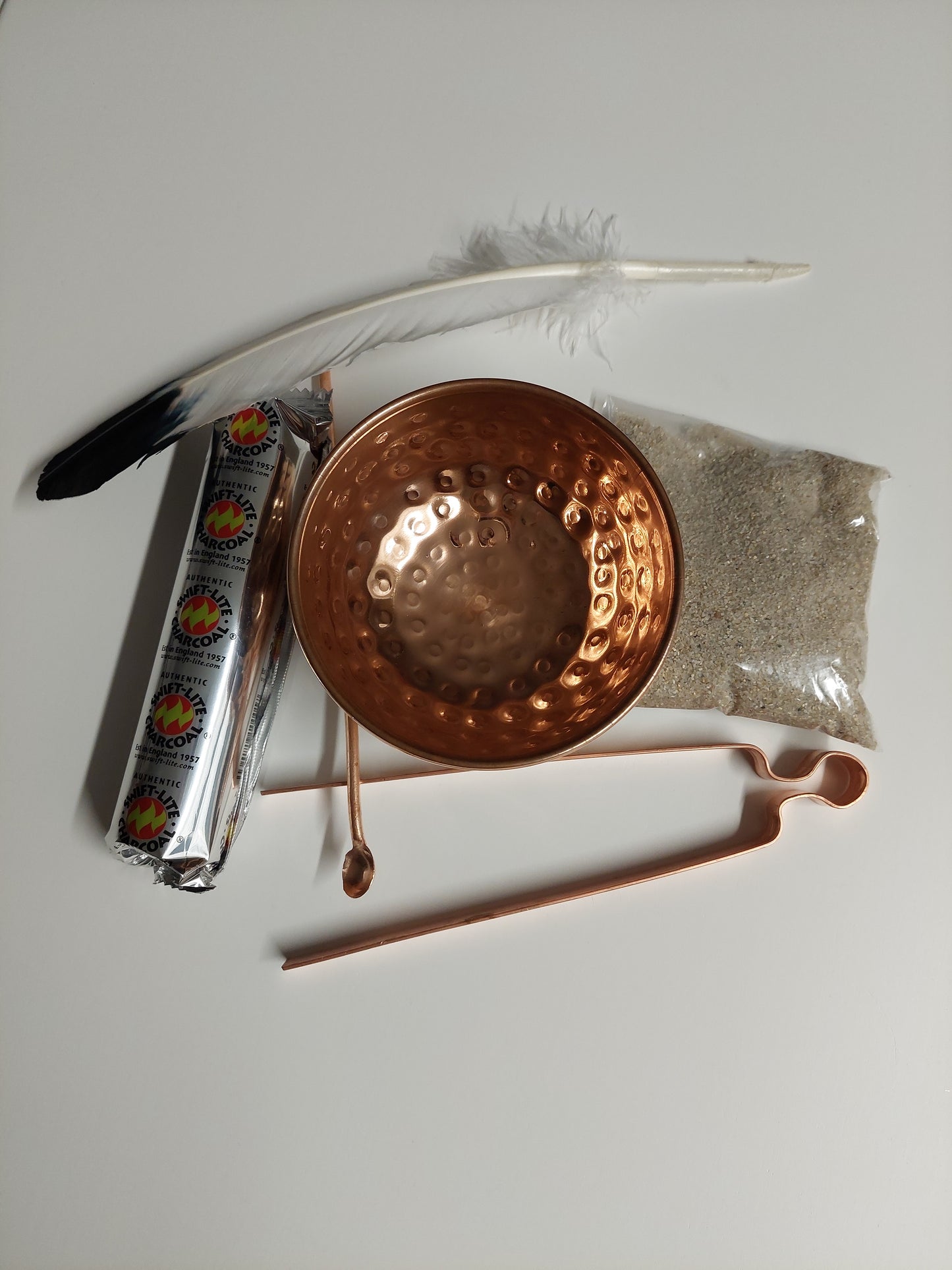 Räucherset mit Schale aus gehämmertem Kupfer