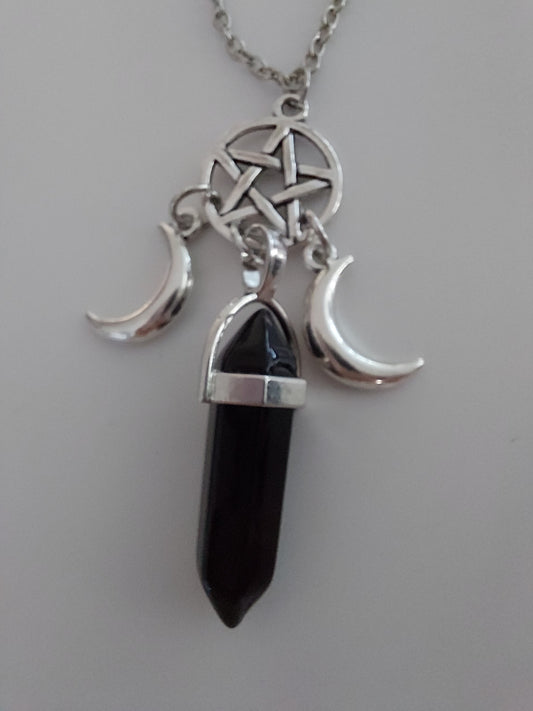 Kette mit schwarzem Pendel (black Onyx), Pentagramm und Halbmonden